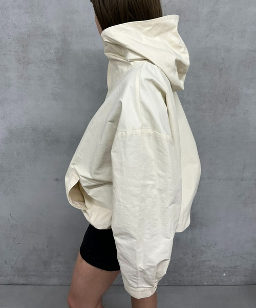 WHO'S WHO gallery（フーズフーギャラリー）の「チアロゴアノラックパーカー（マウンテンパーカー・レディース・アイボリー/ブルー・FREE）」の5枚目の写真