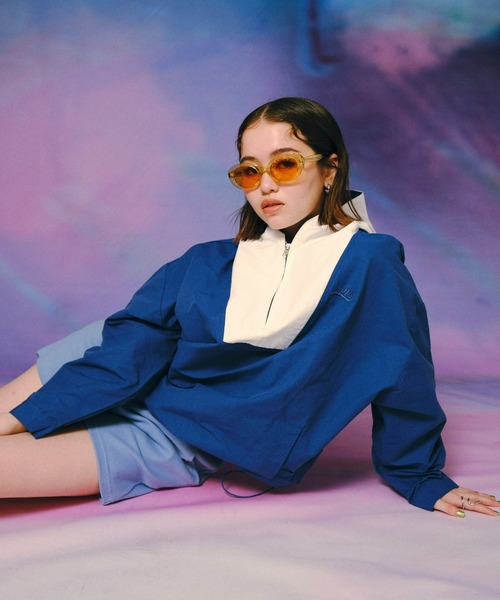 WHO'S WHO gallery（フーズフーギャラリー）の「チアロゴアノラックパーカー（マウンテンパーカー・レディース・アイボリー/ブルー・FREE）」の14枚目の写真