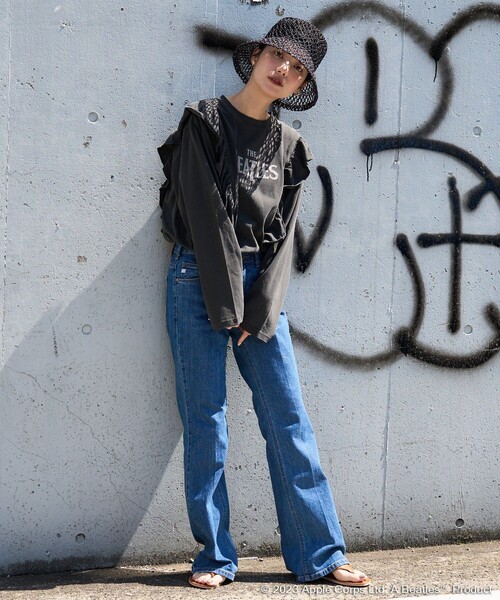 FREAK'S STORE（フリークスストア）の「THE BEATLES フリルロンＴ/ザ・ビートルズフリルロンＴ（Tシャツ/カットソー・レディース・オフホワイト/ブラック・ﾌﾘ-）」の5枚目の写真