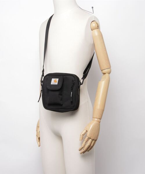Carhartt WIP（カーハートダブリューアイピー）の「Carhartt WIP/カーハートダブリューアイピー ショルダーバッグ ESSENTIALS BAG SMALL I031470（ショルダーバッグ・メンズ・ブラック/ブラウン・FREE）」の12枚目の写真