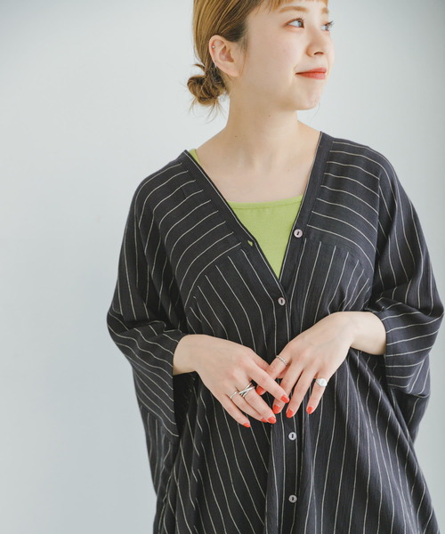 ITEMS URBANRESEARCH(アイテムズ アーバンリサーチ)の「ヨウリュウストライプチュニック(シャツ/ブラウス・レディース・チャコールグレー/ライトベージュ・FREE)」の5枚目の写真