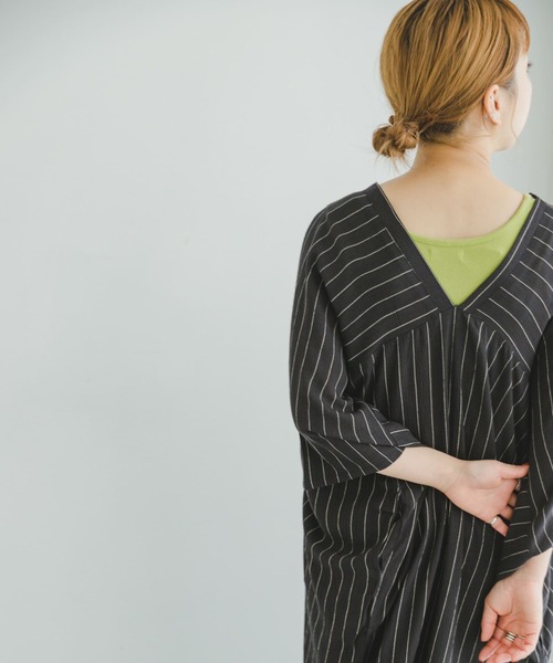 ITEMS URBANRESEARCH(アイテムズ アーバンリサーチ)の「ヨウリュウストライプチュニック(シャツ/ブラウス・レディース・チャコールグレー/ライトベージュ・FREE)」の6枚目の写真