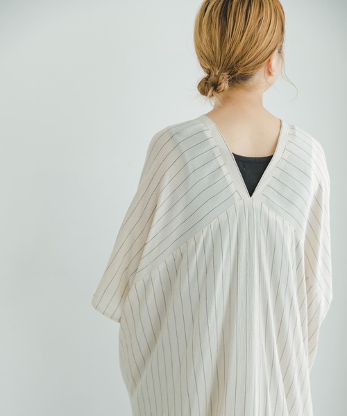 ITEMS URBANRESEARCH(アイテムズ アーバンリサーチ)の「ヨウリュウストライプチュニック(シャツ/ブラウス・レディース・チャコールグレー/ライトベージュ・FREE)」の13枚目の写真