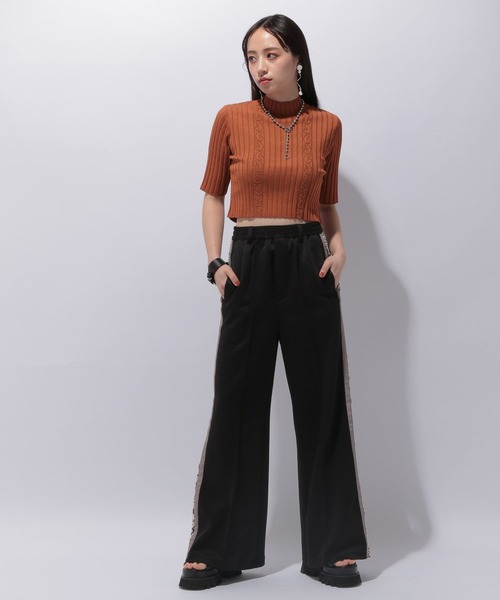 HARE(ハレ)の「クロップドガラハイネックニット(HARE)(ニット/セーター・レディース・ブラック/オレンジ・FREE)」の4枚目の写真