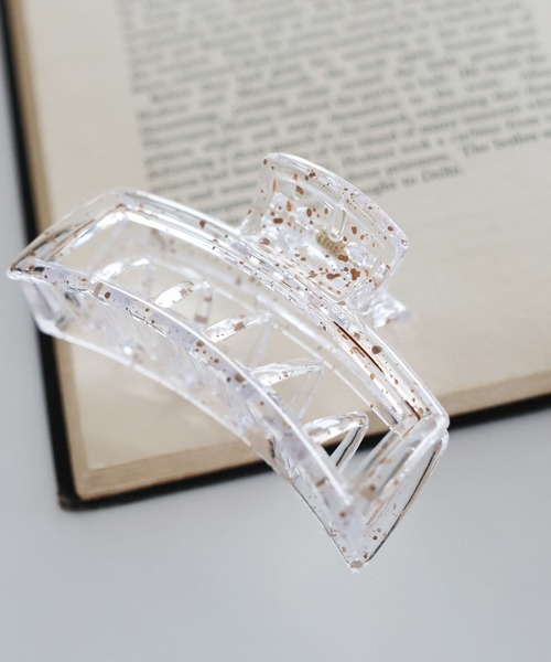 LEPSIM（レプシィム）の「クリアバンスクリップ　195769（その他ヘアアクセサリー・レディース・カーキ/シルバー/ベージュ・ONE SIZE）」の2枚目の写真