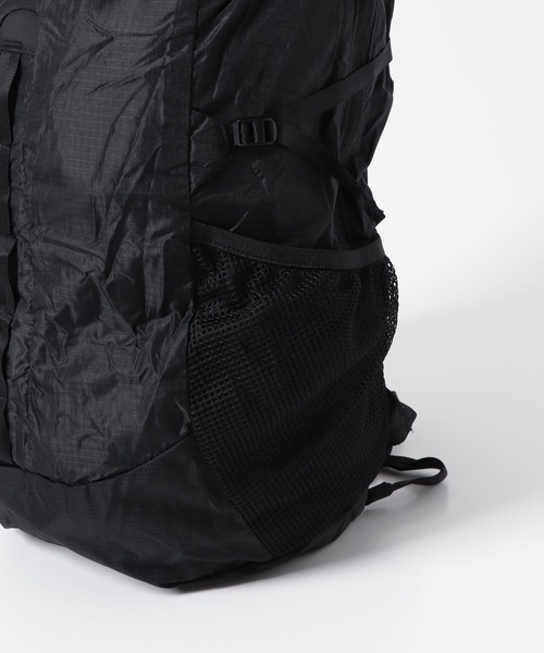THE NORTH FACE（ザノースフェイス）の「THE NORTH FACE　Mayfly Pack 22（バックパック/リュック・レディース・グレー/ブラック・ONE）」の6枚目の写真