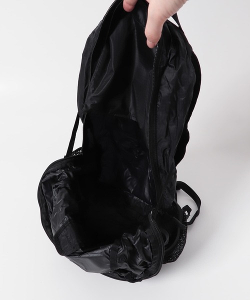 THE NORTH FACE（ザノースフェイス）の「THE NORTH FACE　Mayfly Pack 22（バックパック/リュック・レディース・グレー/ブラック・ONE）」の3枚目の写真