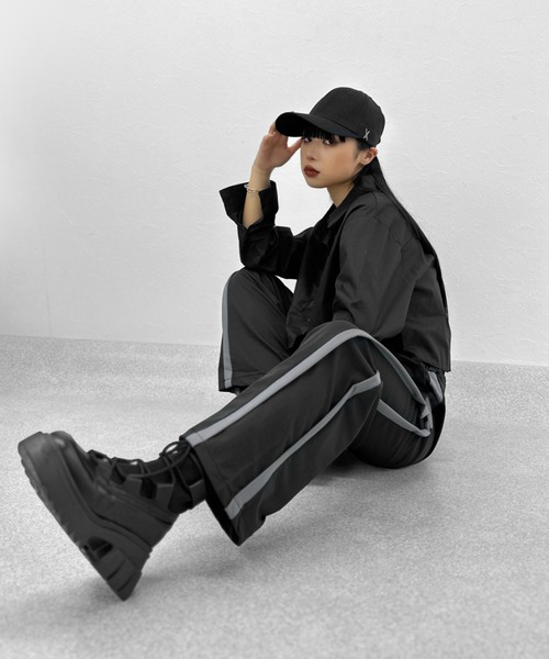 LVEU.（ラブユ.）の「【LVEU.】バイカラーラインジャージパンツ / ボトムス パンツ ジャージ バイカラー サイドライン ストレッチ イージー ワイド ブラック（その他パンツ・レディース・ブラック・FREE）」の15枚目の写真