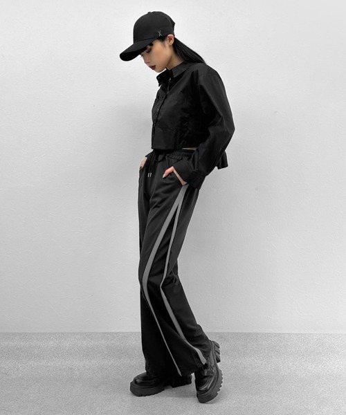 LVEU.（ラブユ.）の「【LVEU.】バイカラーラインジャージパンツ / ボトムス パンツ ジャージ バイカラー サイドライン ストレッチ イージー ワイド ブラック（その他パンツ・レディース・ブラック・FREE）」の8枚目の写真