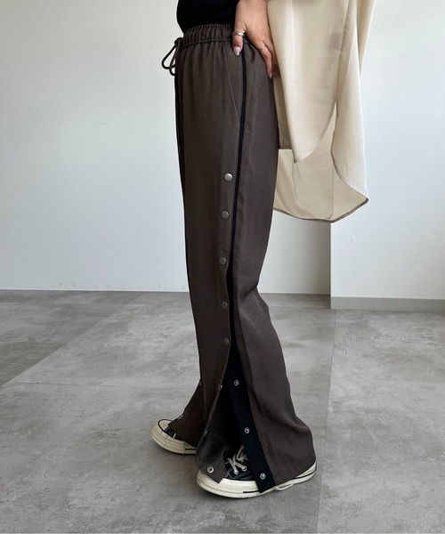 apres jour mignon（アプレジュールミニョン）の「バスケパンツ【ZOZOTOWN限定アイテム】（その他パンツ・レディース・ブラック/グレー/オフホワイト/チャコールグレー/ブラウン系その他・MEDIUM/SMALL/X-LARGE）」の5枚目の写真