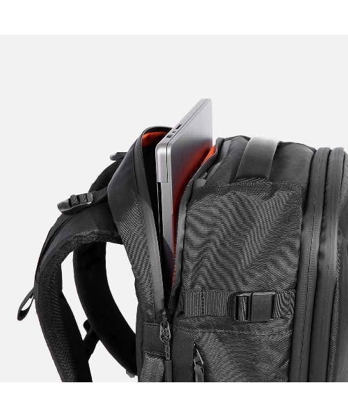 Aer（エアー）の「AER　Travel Pack 3 X-Pac　/　AER-29032（バックパック/リュック・メンズ・ブラック・FREE）」の11枚目の写真