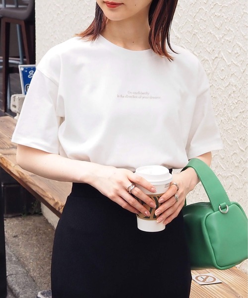 tiptop（ティップトップ）の「綿100％アソート刺繍Tシャツ（Tシャツ/カットソー・レディース・ホワイト系その他2/ブラック/ホワイト系その他/ホワイト系その他3/オフホワイト/ブラック系その他/ホワイト系その他4/ブラック系その他2/ホワイト系その他5・FREE）」の2枚目の写真