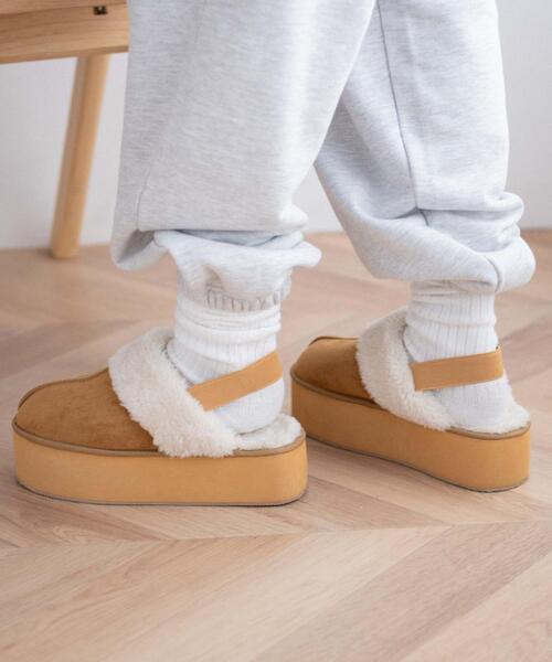 WEGO（ウィゴー）の「WEGO/フェイクムートンサボ（スリッポン・レディース・ベージュ/ブラック・MEDIUM/LARGE）」の19枚目の写真