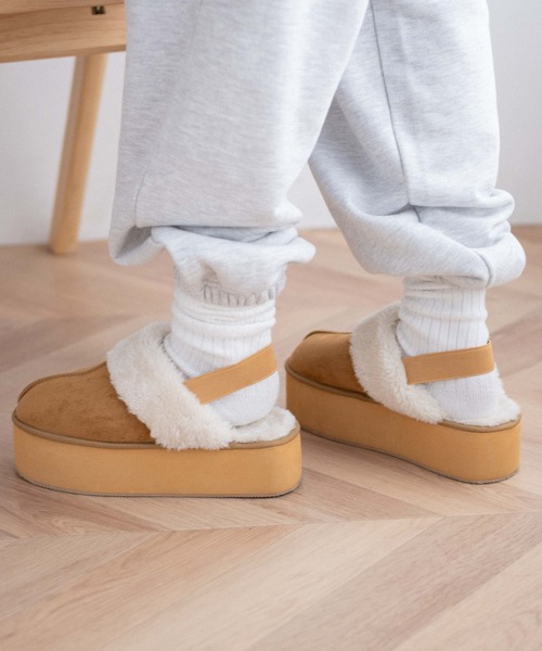 WEGO（ウィゴー）の「WEGO/フェイクムートンサボ（スリッポン・レディース・ベージュ/ブラック・MEDIUM/LARGE）」の5枚目の写真