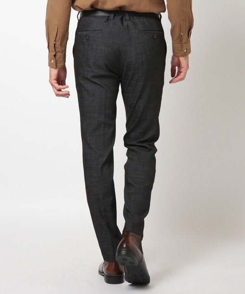 MEN'S BIGI（メンズビギ）の「スラブデイム調ロイヤルオックスシャンブレースラックスパンツ（スラックス・メンズ・ベージュ/ネイビー/ブラウン/グレー・01/02/03/04）」の17枚目の写真