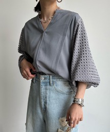 【一部WEB限定カラー】バックボタン袖レースブラウス