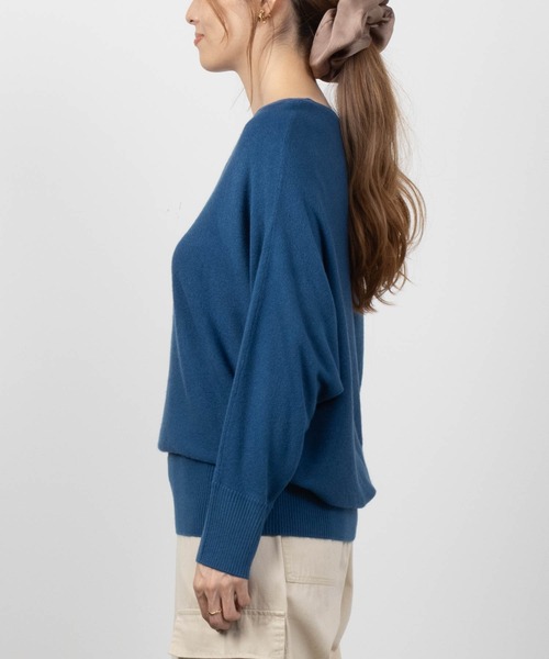 NAVY(ネイビー)の「NAVY 洗えるニット カシミヤタッチ ドルマンプルオーバー(ニット/セーター・レディース・グレイッシュベージュ/ブラック/ブルー/ホワイト・M/L)」の6枚目の写真