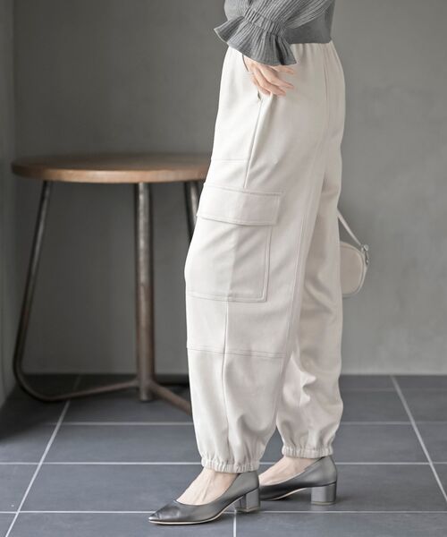 rps（アールピーエス）の「スエードポンチカーゴパンツ（カーゴパンツ・レディース・ベージュ系その他/ブラック系その他4/ブラック/モカ/ライトグレー/チャコールグレー/グレイッシュベージュ/アイボリー/ブラウン・フリー）」の15枚目の写真
