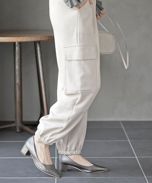 rps（アールピーエス）の「スエードポンチカーゴパンツ（カーゴパンツ・レディース・ベージュ系その他/ブラック系その他4/ブラック/モカ/ライトグレー/チャコールグレー/グレイッシュベージュ/アイボリー/ブラウン・フリー）」の17枚目の写真