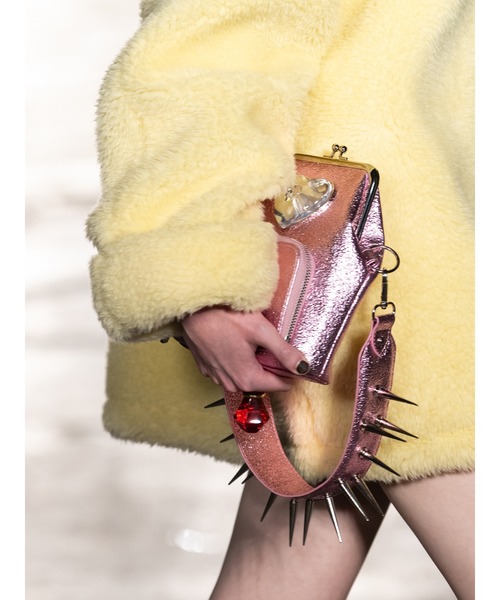 PAMEO POSE(パメオポーズ)の「My Maid Charming Heart Metalic(ショルダーバッグ・レディース・シルバー/ピンク・FREE)」の3枚目の写真