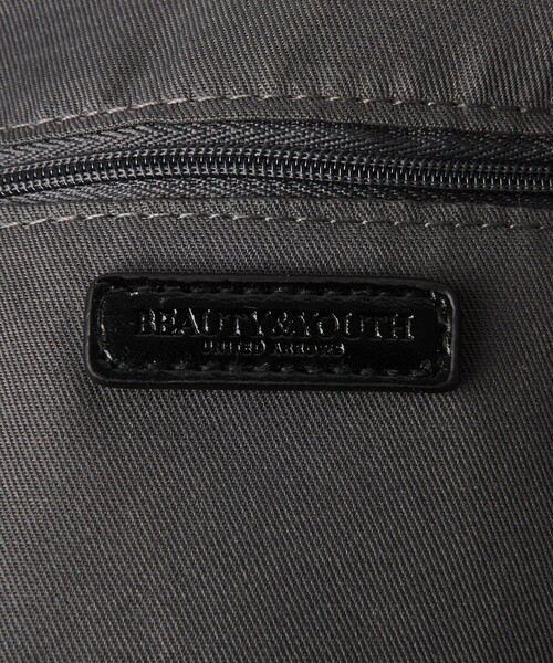 BEAUTY&YOUTH UNITED ARROWS(ビューティーアンドユースユナイテッドアローズ)の「メタリック ビッグ ショルダーバッグ(ショルダーバッグ・レディース・シルバー/ブラック・FREE)」の18枚目の写真