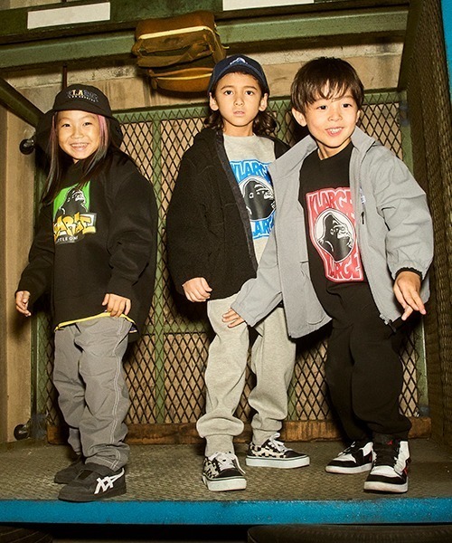 XLARGE KIDS（エクストララージキッズ）の「ボックスゴリラ裏起毛パーカ（パーカー・キッズ・ブラック/レッド/トップグレー/ブルー・100cm/140cm/90cm/120cm/80ｃｍ/110cm/130cm）」の17枚目の写真
