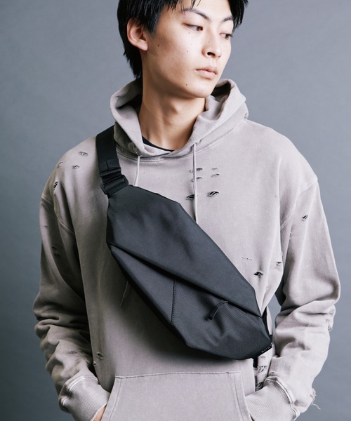 【希少・美品】ラディアル　ウエストポーチ　ボディーバッグ　ブラック NoiR ノアール Flask shoulder フラスクボディーバッグ（ボディ