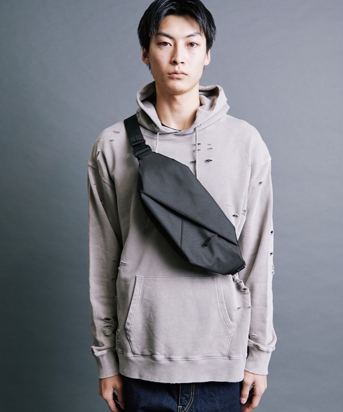 NoiR/ノアール（ノアール）の「NoiR ノアール Flask shoulder フラスクボディーバッグ（ボディバッグ/ウエストポーチ・メンズ・ブラック/ブラック系・FREE）」の14枚目の写真
