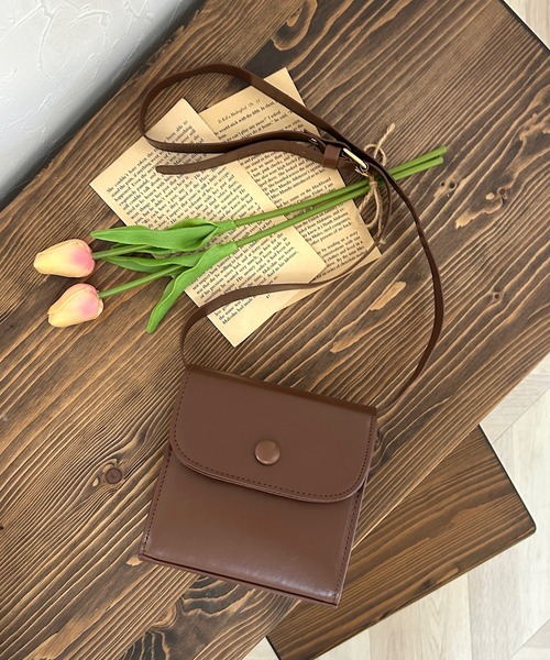 Cham.（チャム）の「くるみボタンスクエアショルダーバッグ（ショルダーバッグ・レディース・ライトブラウン/ブラック/ダークブラウン/ベージュ・F）」の3枚目の写真