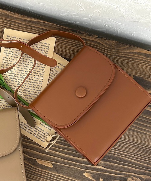 Cham.（チャム）の「くるみボタンスクエアショルダーバッグ（ショルダーバッグ・レディース・ライトブラウン/ブラック/ダークブラウン/ベージュ・F）」の4枚目の写真