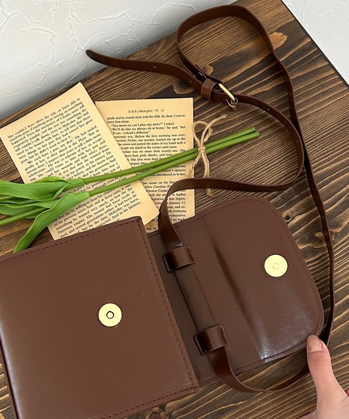 Cham.（チャム）の「くるみボタンスクエアショルダーバッグ（ショルダーバッグ・レディース・ライトブラウン/ブラック/ダークブラウン/ベージュ・F）」の11枚目の写真