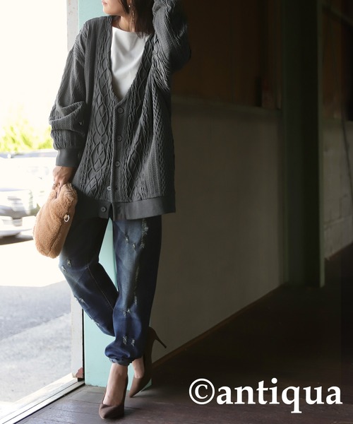 antiqua（アンティカ）の「ケーブルジャガードカーディガン（カーディガン/ボレロ・レディース・スモークグレー/ナチュラル・FREE）」の8枚目の写真