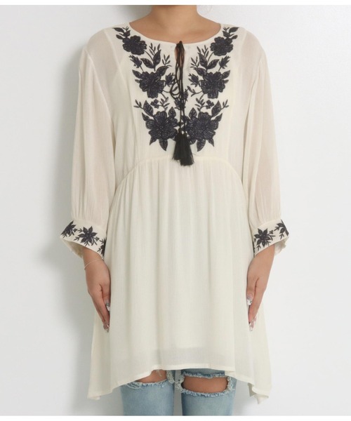 anap mimpi(アナップミンピ)の「フラワー刺繍 タッセル ミニワンピース(ワンピース・レディース・ホワイト/ライトブルー・FREE)」の16枚目の写真