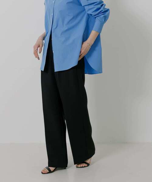 URBAN RESEARCH（アーバンリサーチ）の「『UR TECH DRYLUXE』『イージーケア』タックパンツ（その他パンツ・レディース・ブラック/ベージュ・38/36）」の4枚目の写真