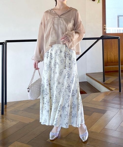 mysty woman（ミスティウーマン）の「フラワープリントフレアスカート 109955（スカート・レディース・ブラック/ライトベージュ/オフホワイト・FREE）」の11枚目の写真