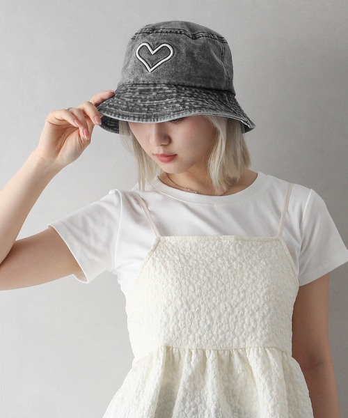 SpRay（スプレイ）の「デニムハート刺繍バケットハット（ハット・レディース・ブラック/ブルー・FREE）」の16枚目の写真
