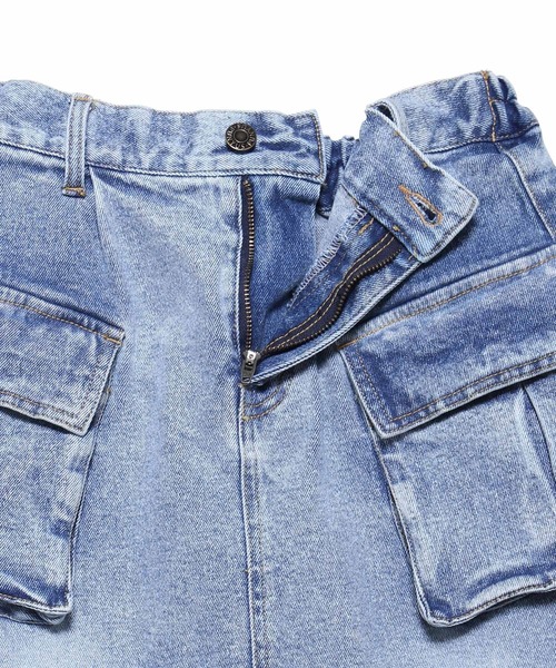 PUNYUS(プニュズ)の「デザインデニムカーゴロングスカート(デニムスカート・レディース・ライトインディゴブルー/ライトブルー/ブラック系その他・1/2/3/4)」の12枚目の写真