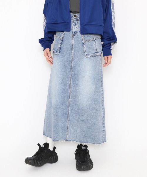 PUNYUS(プニュズ)の「デザインデニムカーゴロングスカート(デニムスカート・レディース・ライトインディゴブルー/ライトブルー/ブラック系その他・1/2/3/4)」の22枚目の写真