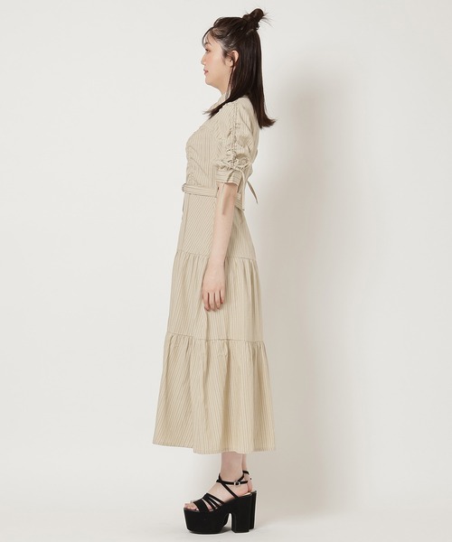 REDYAZEL(レディアゼル)の「ストライプティアードシャツワンピース(ワンピース・レディース・ブルー/ベージュ/ネイビー・SMALL/MEDIUM)」の17枚目の写真