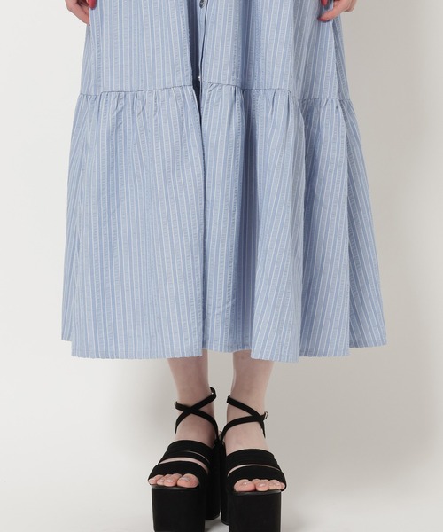 REDYAZEL(レディアゼル)の「ストライプティアードシャツワンピース(ワンピース・レディース・ブルー/ベージュ/ネイビー・SMALL/MEDIUM)」の4枚目の写真