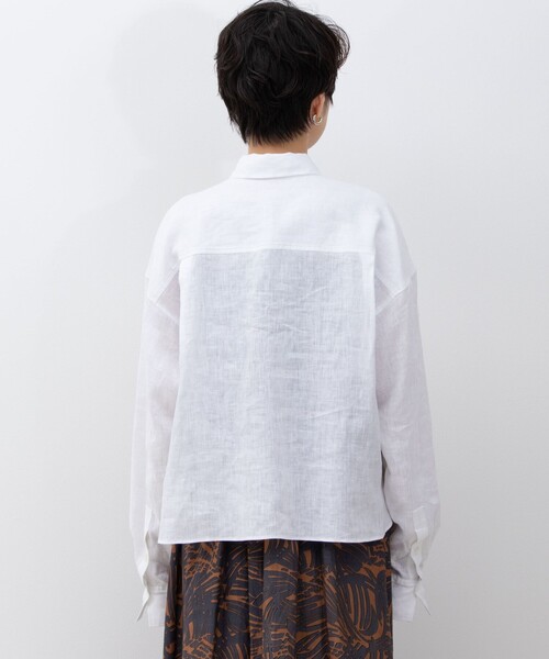 NOLLEY’S(ノーリーズ)の「MY STANDARD リネン2WAY shortシャツ(シャツ/ブラウス・レディース・ブラック/ホワイト/ネイビー/ベージュ/オフホワイト・FREE)」の6枚目の写真