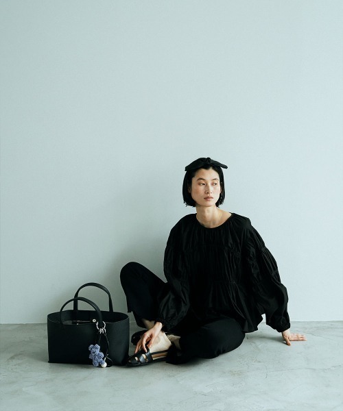 marjour（マージュール）の「LANDSCAPE FAKE LEATHER TOTE BAG（トートバッグ・レディース・ブラック・FREE）」の4枚目の写真