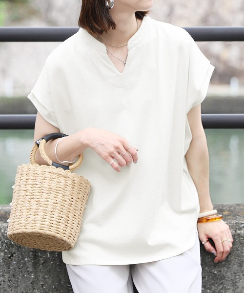 reca（レカ）の「綿100％！キーネックドルマンワイドTシャツ（Tシャツ/カットソー・レディース・アイボリー/パープル系その他/グレイッシュベージュ/ブラック・M）」の13枚目の写真