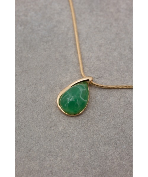 AZUL by moussy（アズールバイマウジー）の「ストーンライクモチーフネックレス（ネックレス・レディース・グリーン/ブラック・FREE）」の12枚目の写真