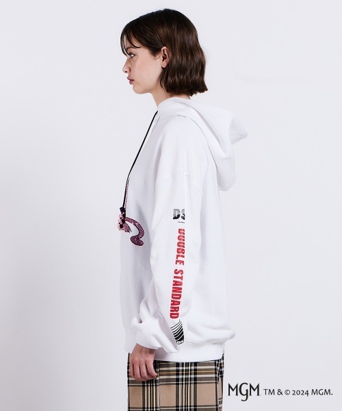 DOUBLE STANDARD CLOTHING(ダブルスタンダードクロージング)の「PINK PANTHER/ ボリュームスリーブフーディー(パーカー・レディース・ホワイト/ネイビー・FREE)」の6枚目の写真