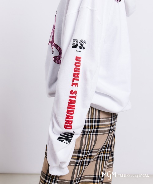 DOUBLE STANDARD CLOTHING(ダブルスタンダードクロージング)の「PINK PANTHER/ ボリュームスリーブフーディー(パーカー・レディース・ホワイト/ネイビー・FREE)」の14枚目の写真