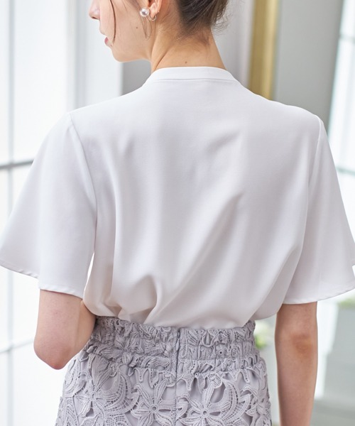 tocco closet（トッコ　クローゼット）の「２ＷＡＹボウタイ付きフレアスリーブブラウス（シャツ/ブラウス・レディース・ブラック/オフホワイト/クリーム/ネイビー/ミント/ラベンダー/ホワイト・M）」の10枚目の写真