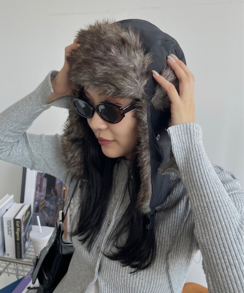 SHAGGIE（シャギー）の「ファー付きフライトキャップ（ニットキャップ/ビーニー・レディース・ブラック・FREE）」の2枚目の写真