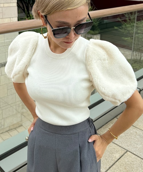 JENNE（ジェンヌ）の「プードルスリーブニット（ニット/セーター・レディース・ライトブルー/ブラック/ホワイト・MEDIUM/SMALL/LARGE）」の2枚目の写真