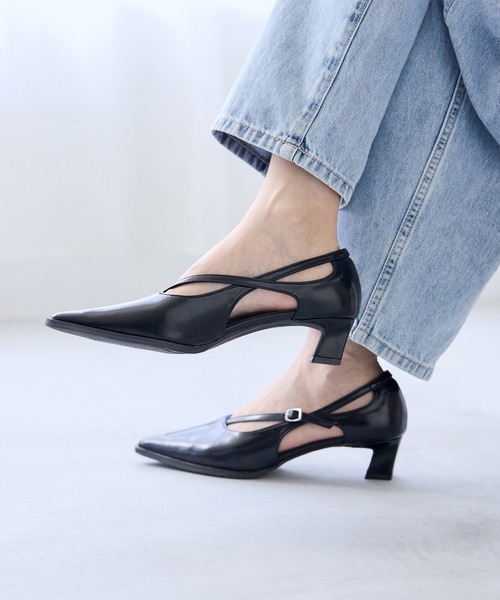 クロスストラップ ポインテッドトゥ ヒールパンプス（パンプス